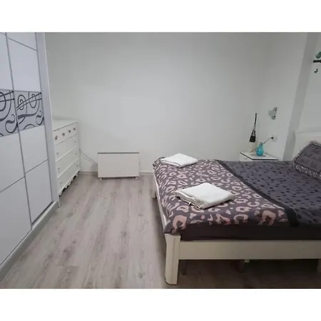 Garden Apartments. Mas'ada Экстерьер фото