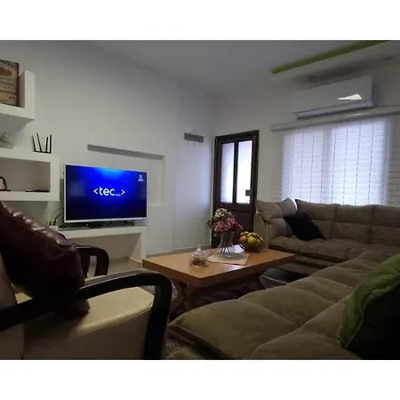 Garden Apartments. Mas'ada Экстерьер фото