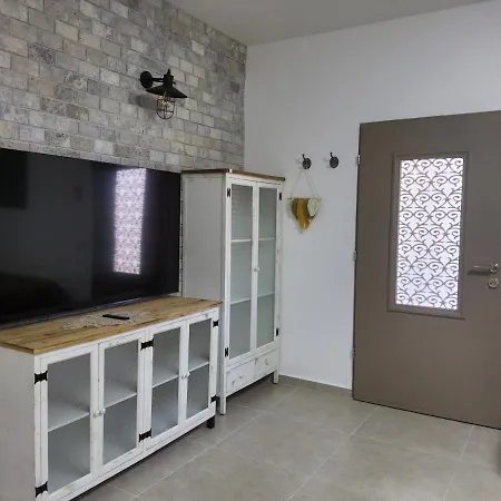 Garden Apartments. Mas'ada Экстерьер фото