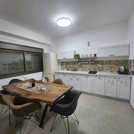 Garden Apartments. Mas'ada Экстерьер фото