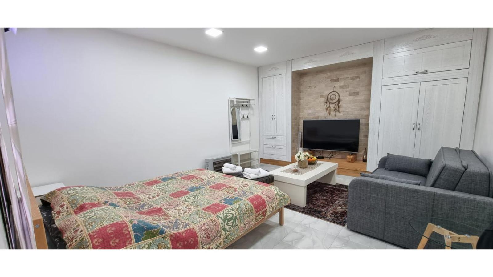 Garden Apartments. * Mas'ada